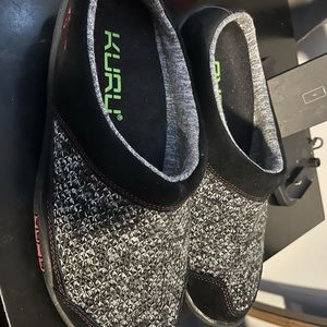 Kuru slippers